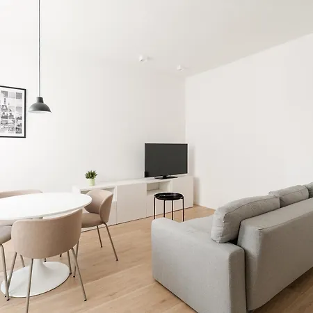 Guesthost - Bright M1 Pasteur * Milano