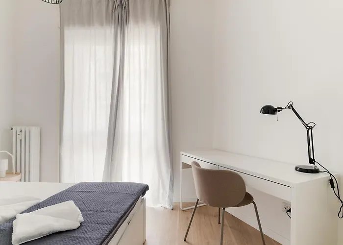 Daire Guesthost - Bright M1 Pasteur Milano