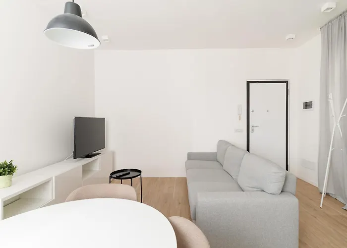 Guesthost - Bright M1 Pasteur Daire Milano