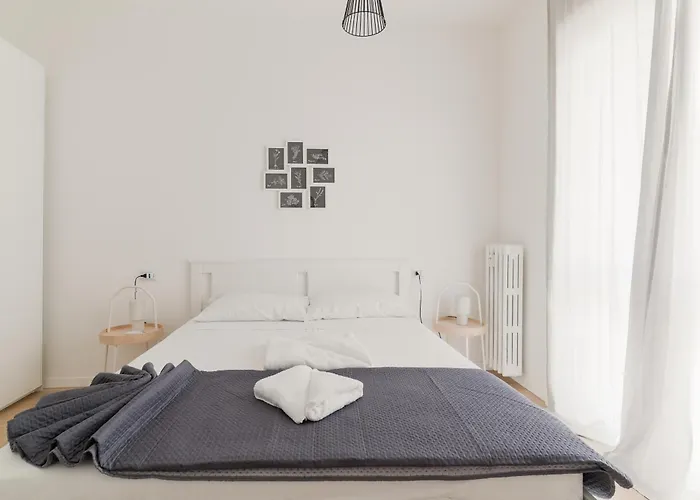 Guesthost - Bright M1 Pasteur Daire